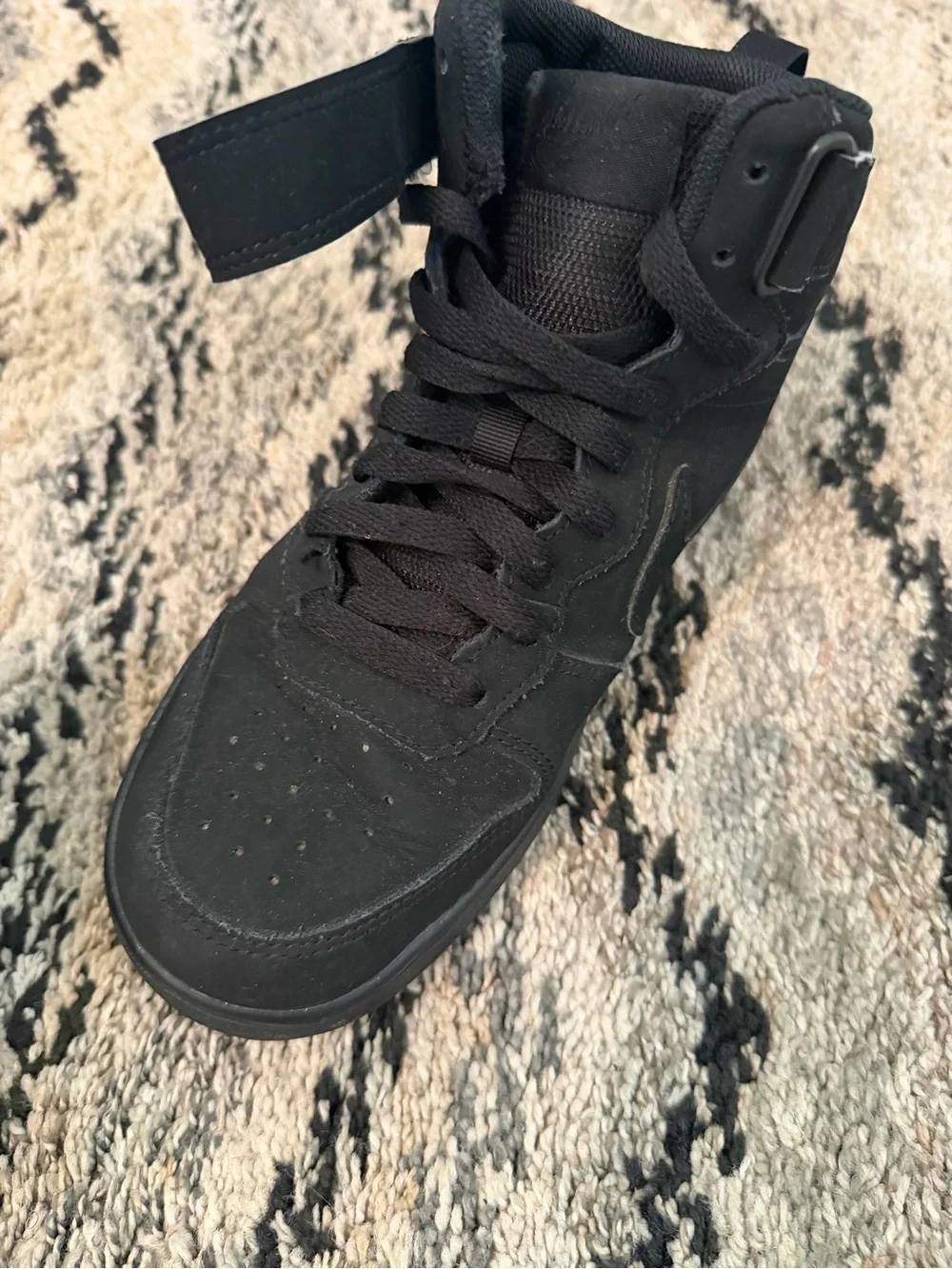 Nike Black High-Top Strap Lace-Up Sneakers